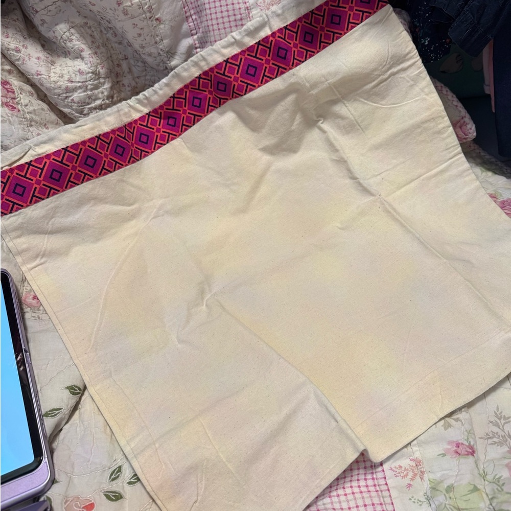 Tory Burch Cream Dust Cover with Pink stripe Bag Rare😎 Find!😎🤩
